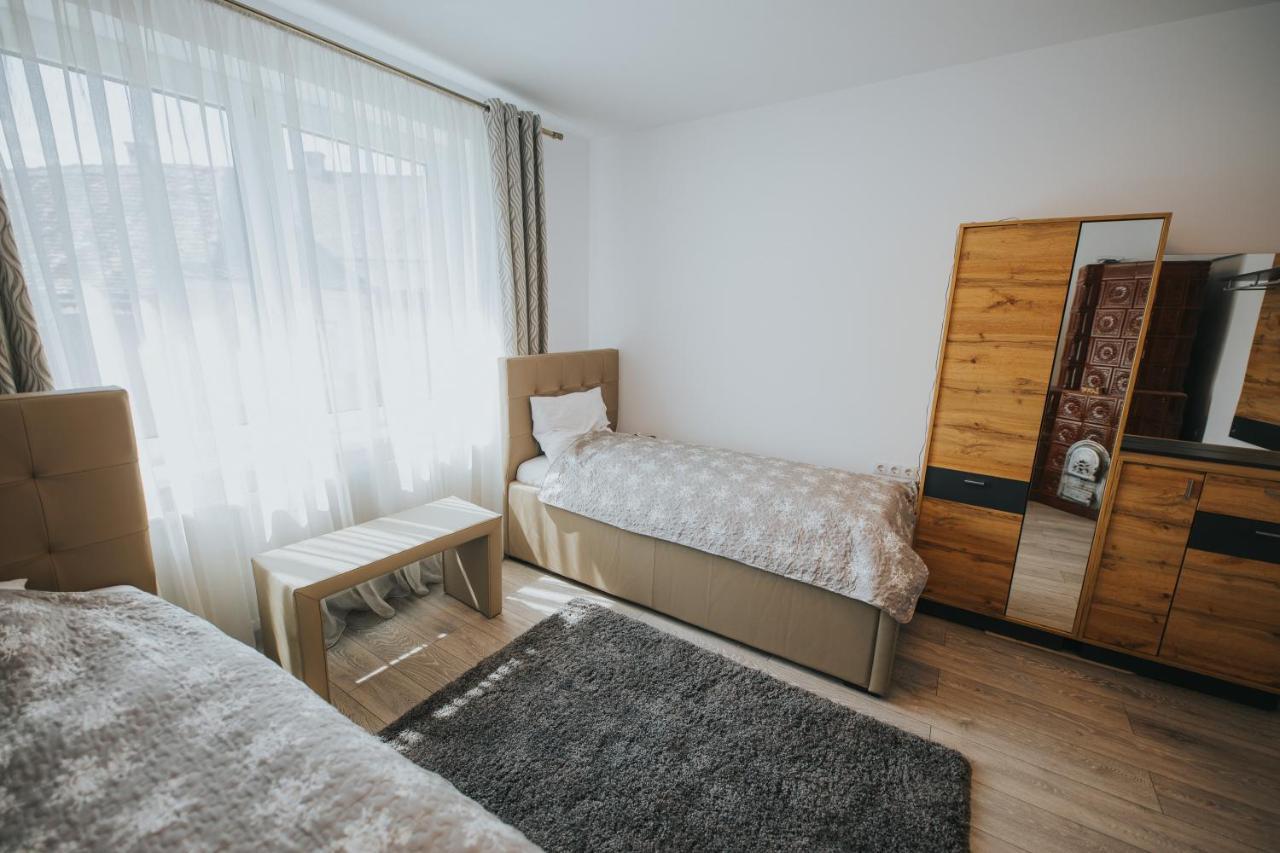 Hotel Endlich Zuhause à Sibiu Extérieur photo
