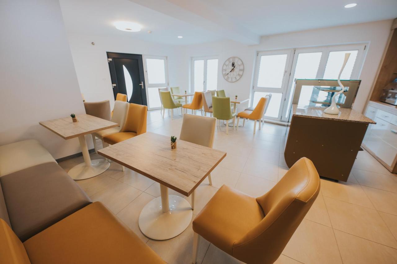 Hotel Endlich Zuhause à Sibiu Extérieur photo