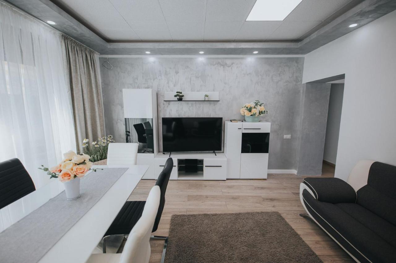Hotel Endlich Zuhause à Sibiu Extérieur photo
